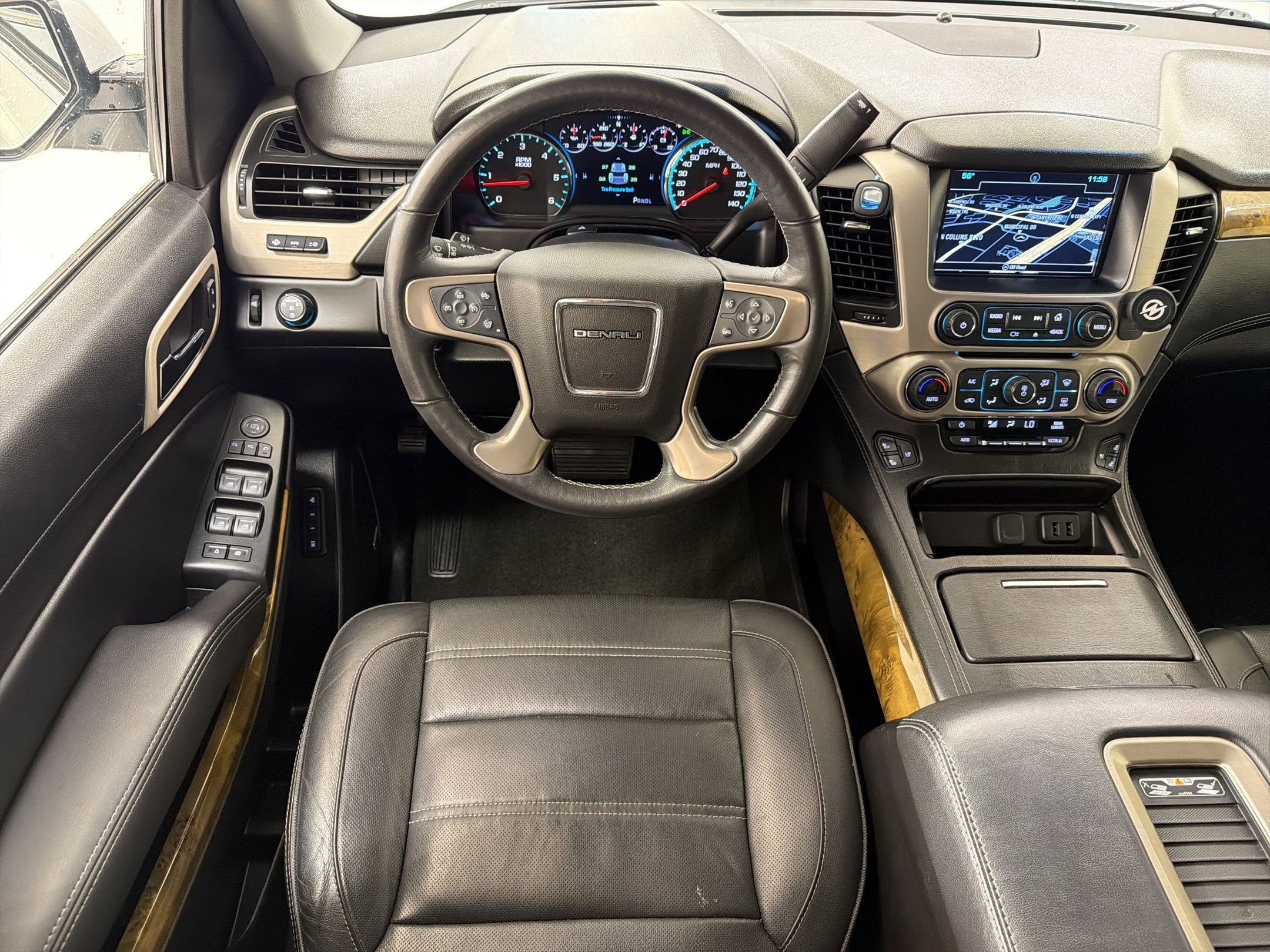 Used 2017 GMC Yukon Denali w/ Open Road Package RWD image 28