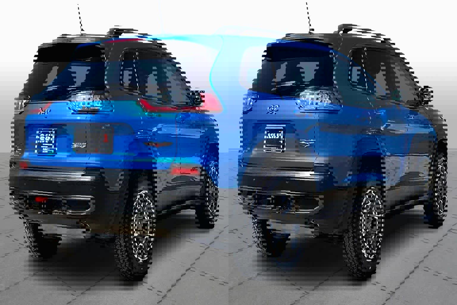 Used 2021 Jeep Cherokee Trailhawk w/ Technology Group image 4