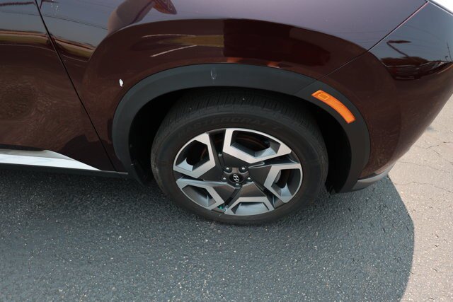 Used 2023 Hyundai Palisade Limited AWD/4WD image 2