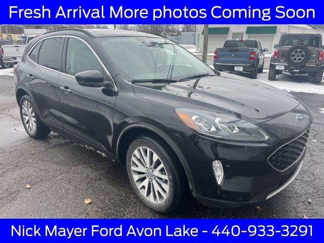 Certified 2022 Ford Escape Titanium w/ Class II Trailer Tow Package image 8