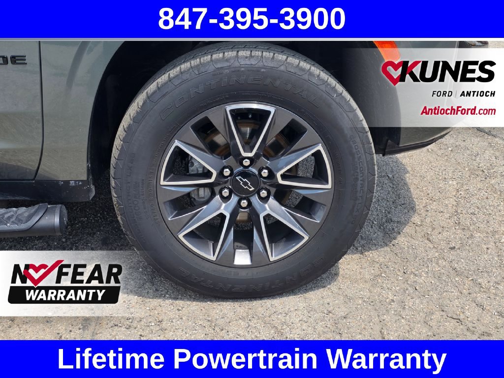 Used 2023 Chevrolet Tahoe Z71 w/ Luxury Package AWD/4WD image 13