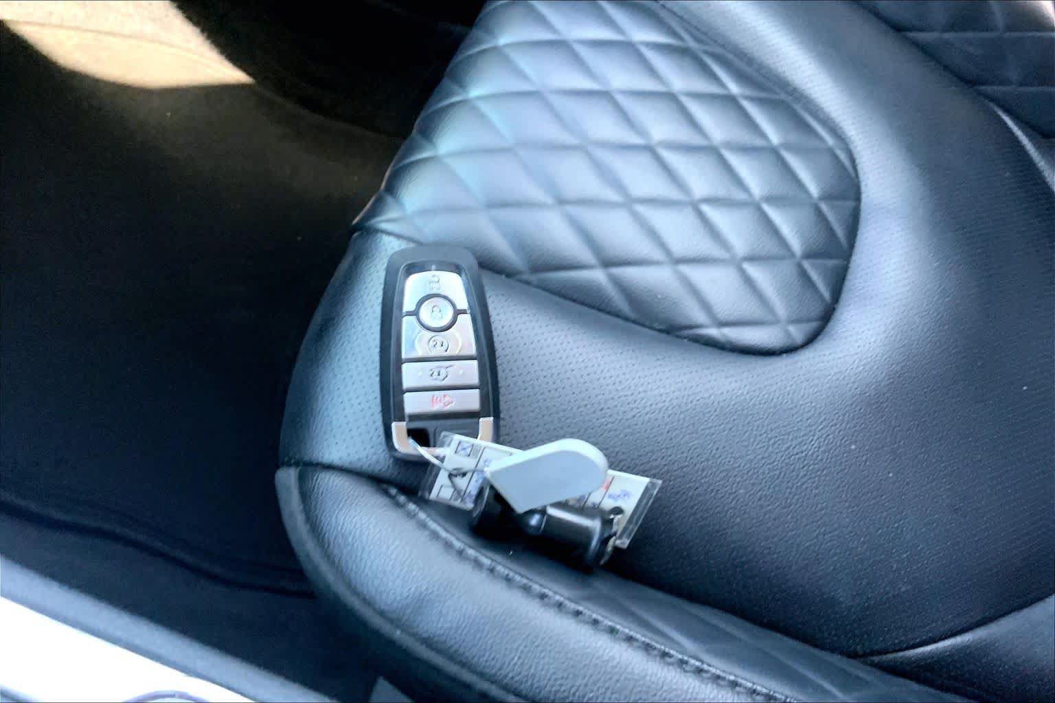 Certified 2024 Ford Edge Titanium AWD/4WD image 15