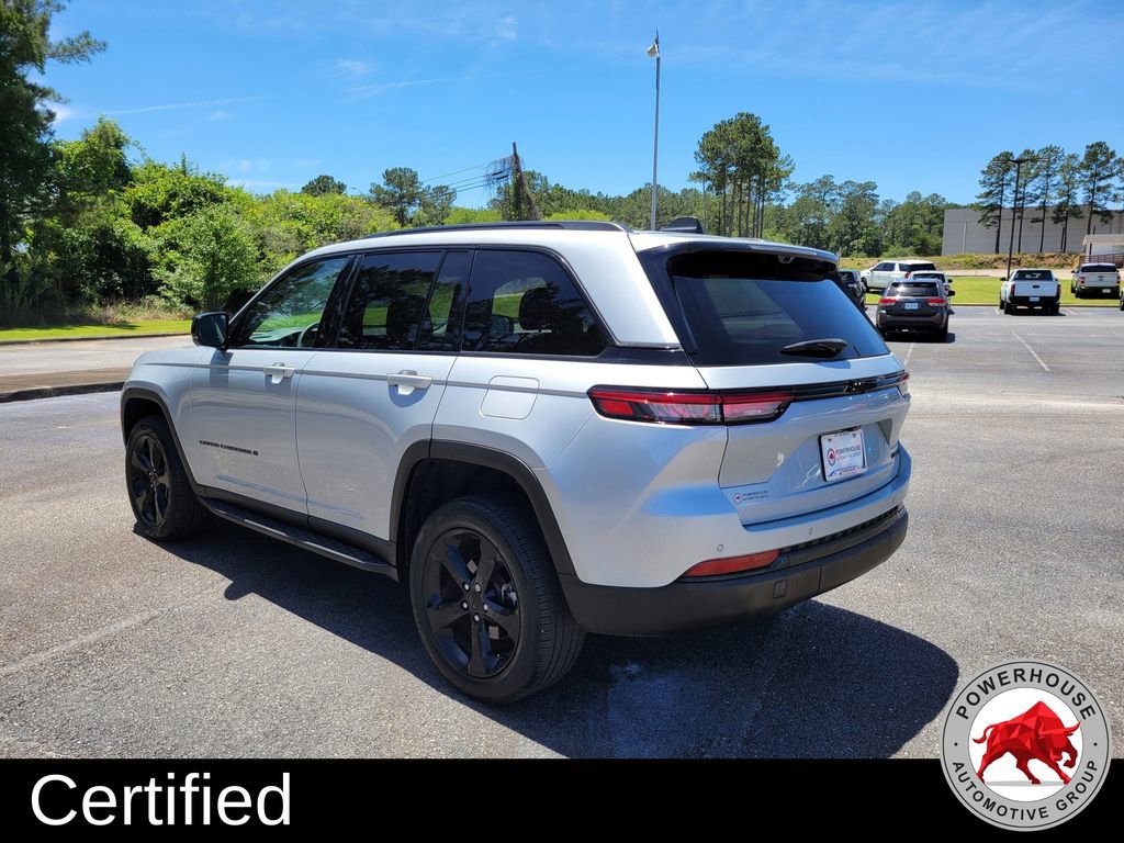 Used 2023 Jeep Grand Cherokee Limited w/ Luxury Tech Group II RWD image 4