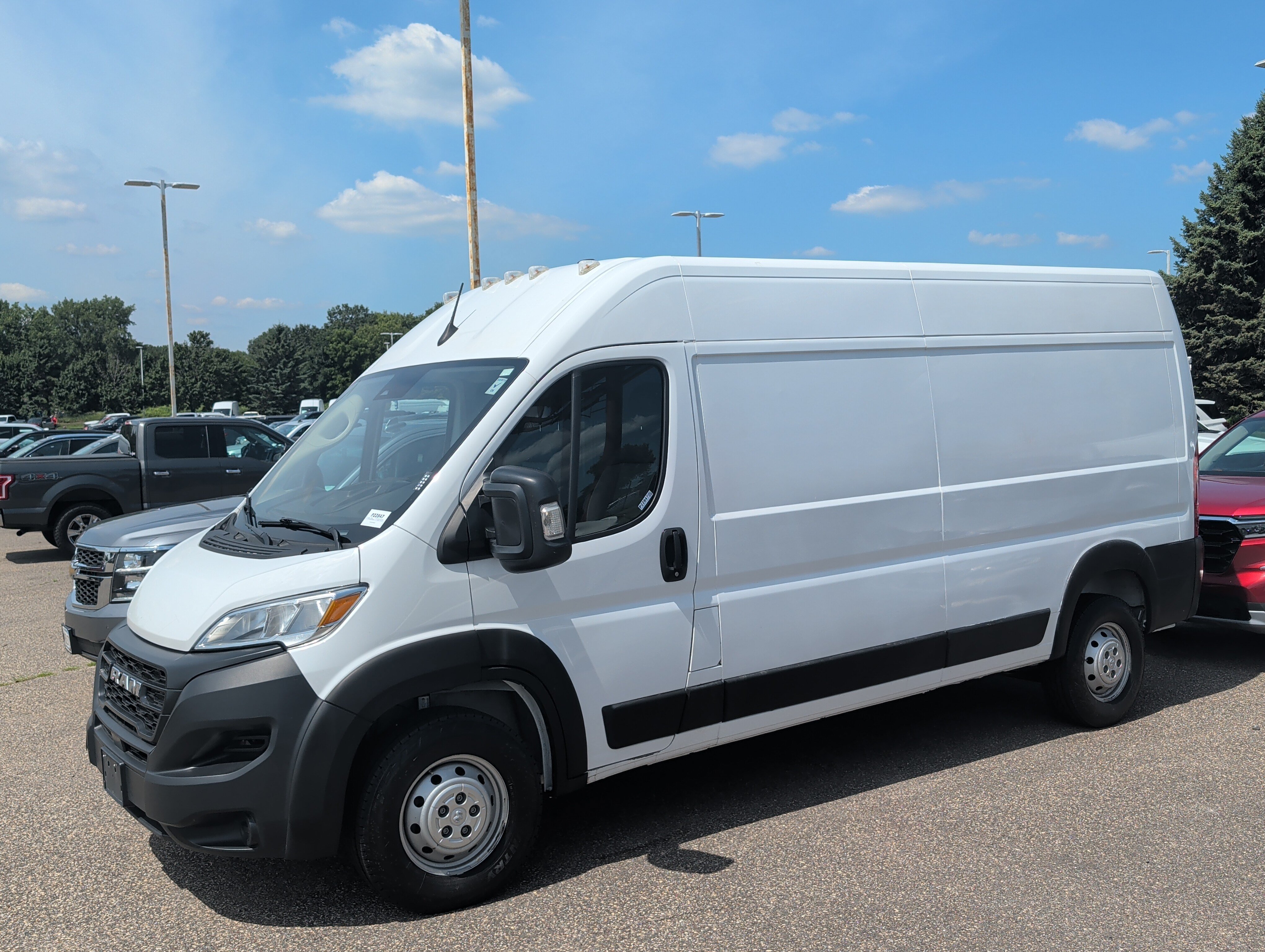 Used 2023 RAM ProMaster 2500 FWD image 4