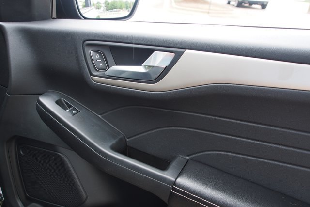Certified 2022 Ford Escape SEL FWD image 13
