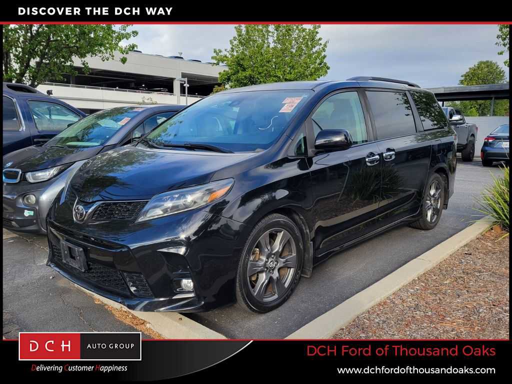Used 2020 Toyota Sienna SE w/ Carpet Mat Package