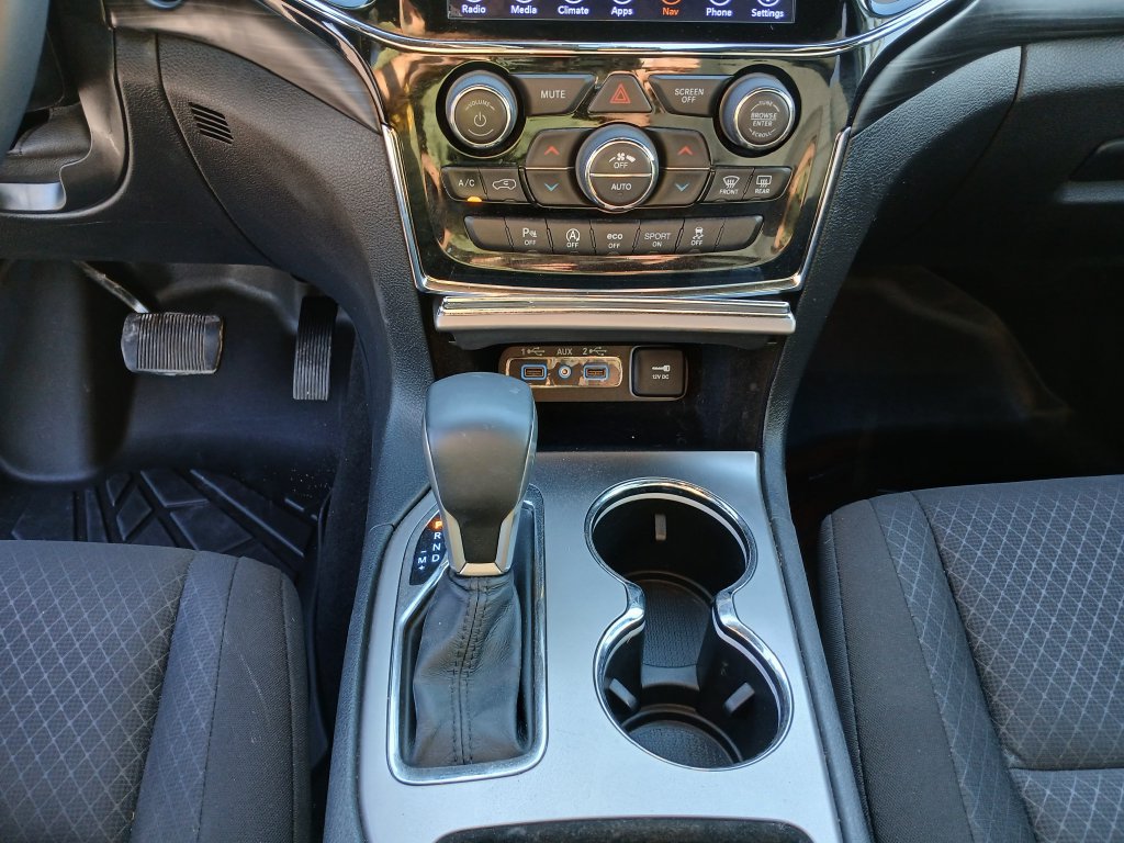 Used 2019 Jeep Grand Cherokee Laredo w/ 18" Wheel & 8.4" Radio Group RWD image 16
