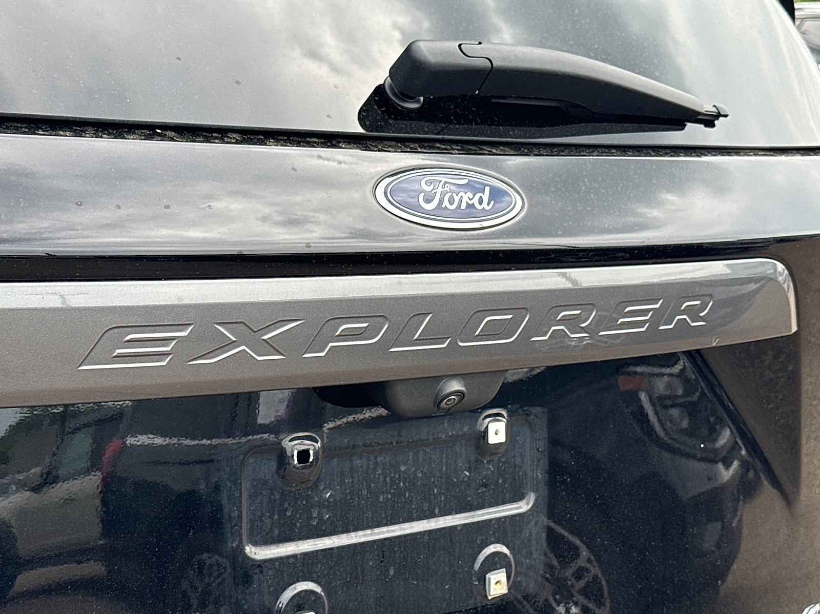 Certified 2023 Ford Explorer XLT w/ Equipment Group 202A AWD/4WD image 30