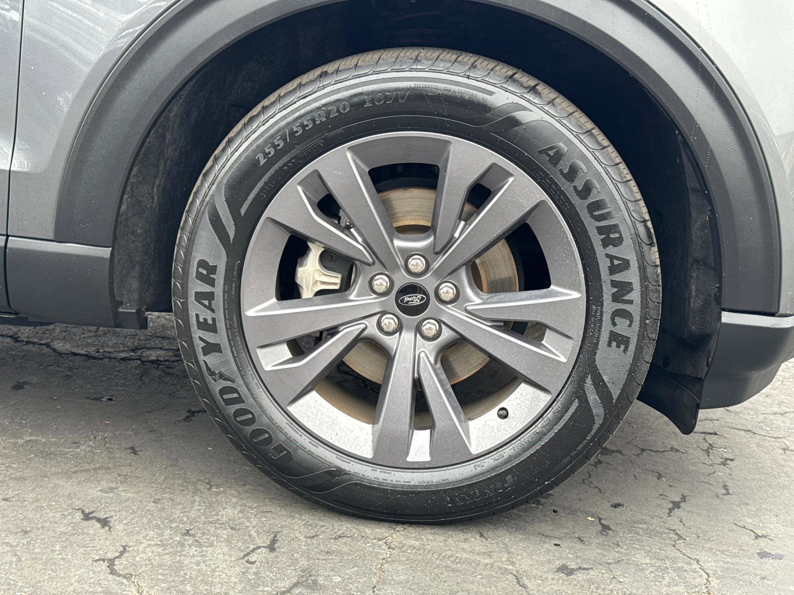 Certified 2022 Ford Explorer XLT w/ Equipment Group 202A image 6