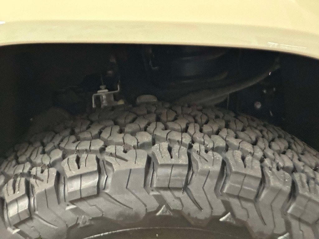 Certified 2025 Ford Bronco Raptor w/ Interior Carbon Fiber Pack AWD/4WD image 27