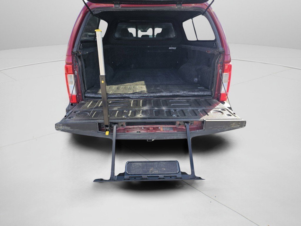 Certified 2017 Ford F350 Lariat w/ Chrome Package image 26