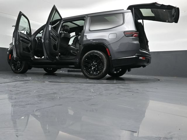 Used 2023 Jeep Wagoneer Series II AWD/4WD image 58