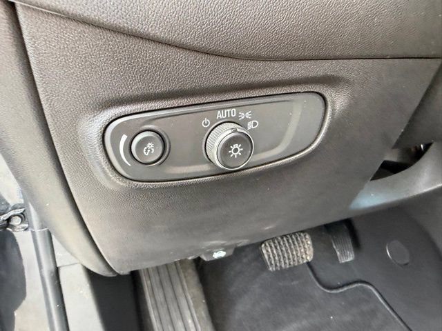 Used 2023 Chevrolet Equinox LT FWD image 14