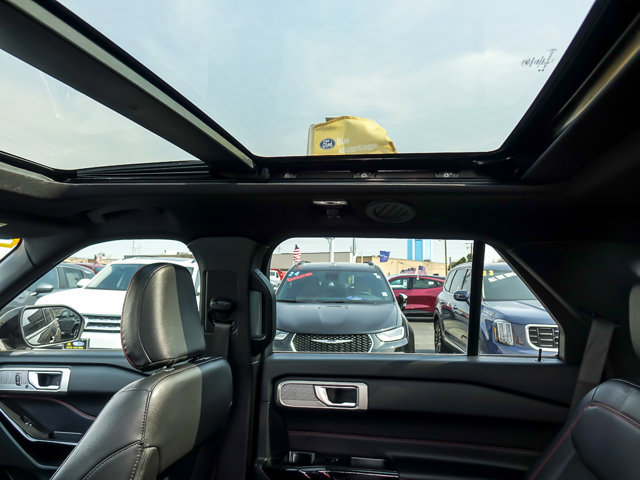 Certified 2023 Ford Explorer ST-Line w/ Class IV Trailer Tow Package image 12