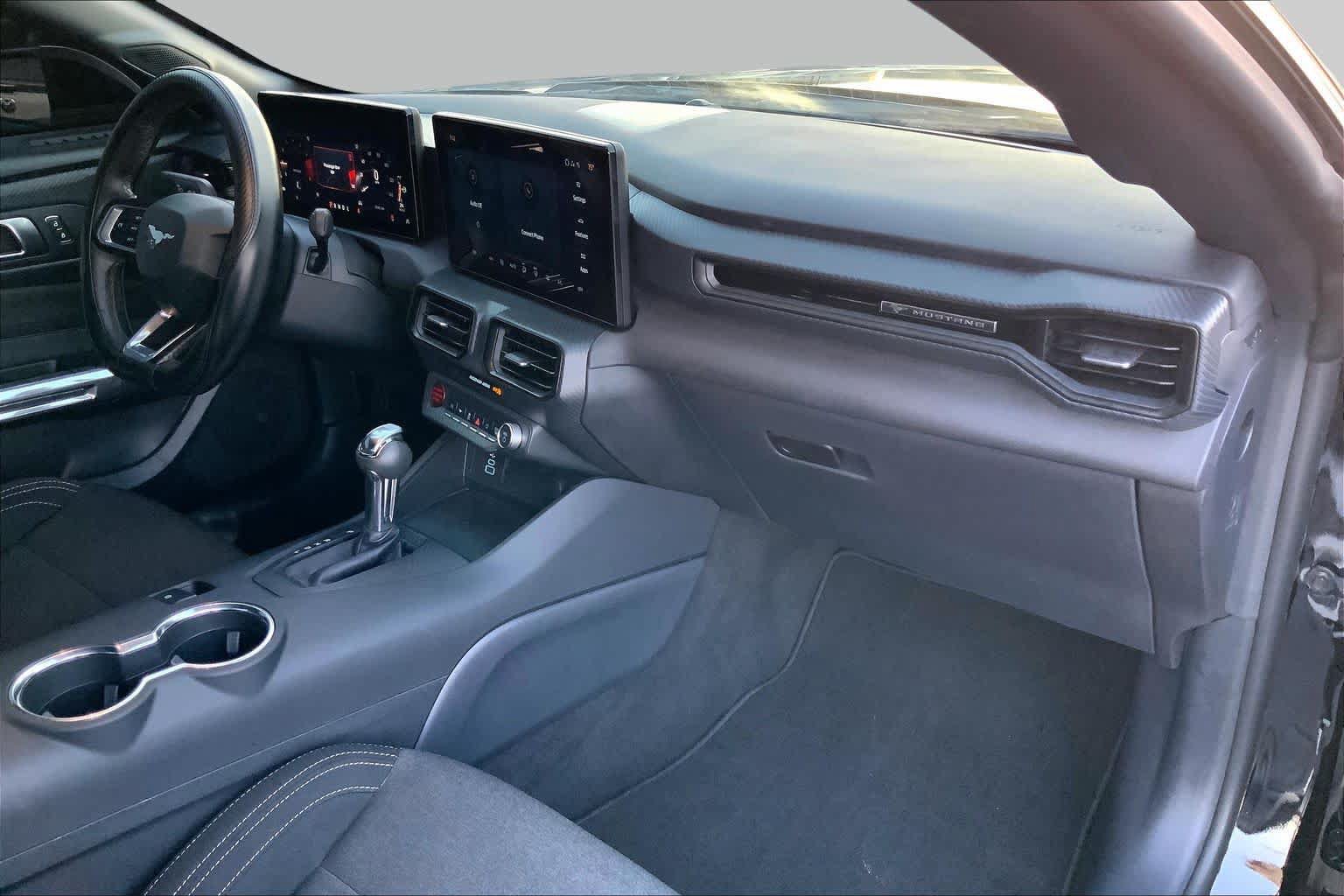 Certified 2025 Ford Mustang Coupe RWD image 17