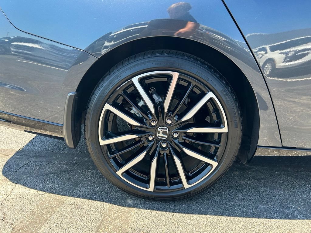 Used 2024 Honda Accord Touring image 10