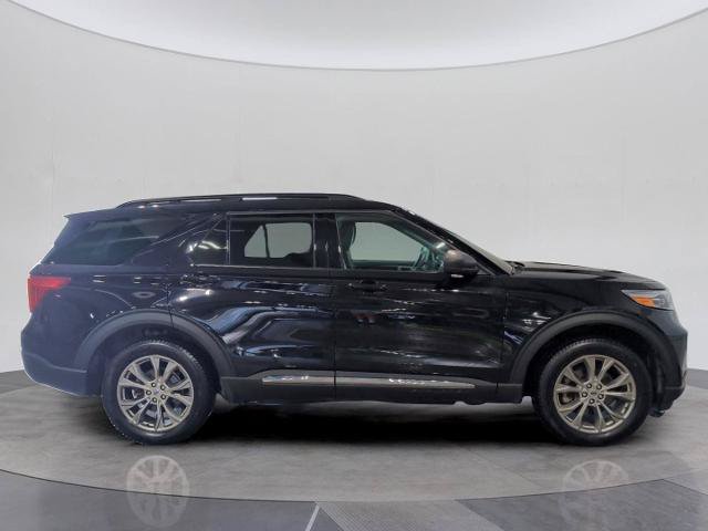 Certified 2022 Ford Explorer XLT w/ Equipment Group 202A AWD/4WD image 9