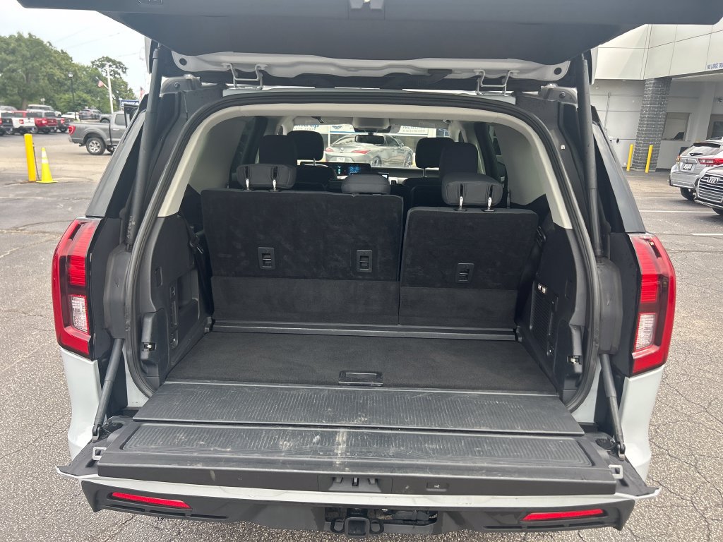 Certified 2025 Ford Expedition Active AWD/4WD image 27