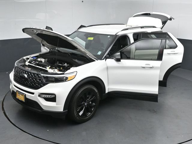 Certified 2022 Ford Explorer XLT w/ Equipment Group 202A AWD/4WD image 55