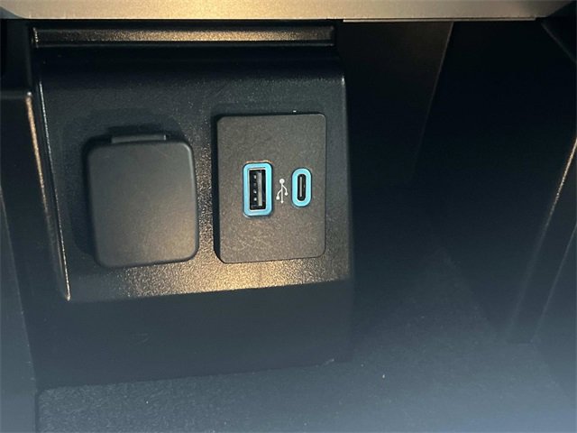 Certified 2022 Ford Explorer XLT w/ Equipment Group 202A image 30