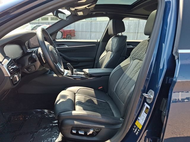 Used 2022 BMW 530i xDrive w/ Premium Package AWD/4WD image 10
