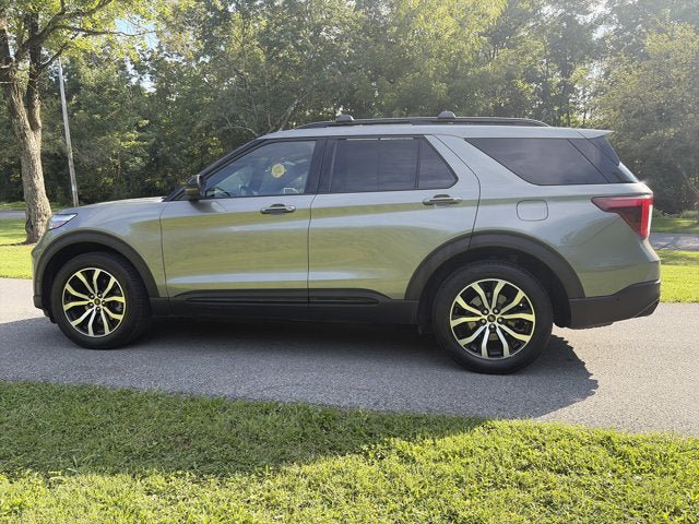 Certified 2020 Ford Explorer ST w/ Premium Technology Package AWD/4WD image 6
