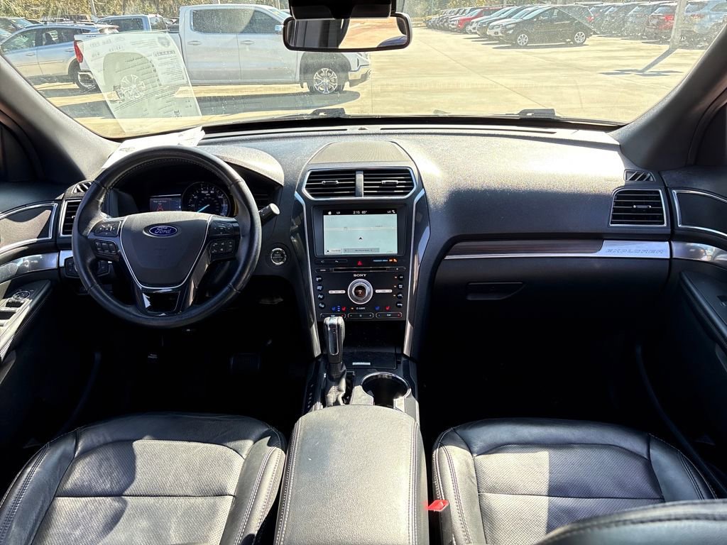 Certified 2017 Ford Explorer Limited image 11