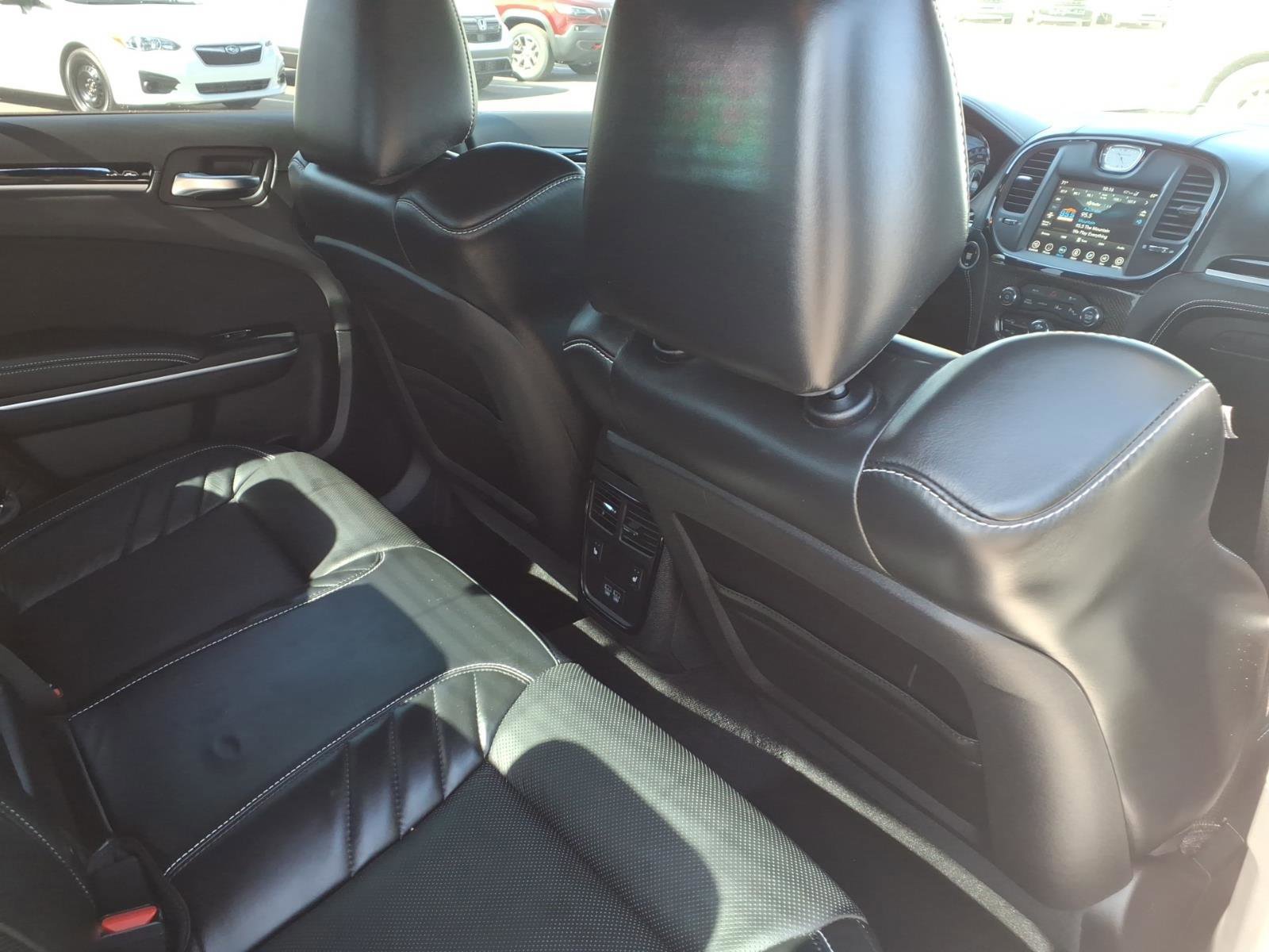 Used 2023 Chrysler 300 C image 12