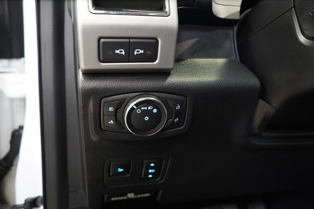 Certified 2021 Ford F250 Platinum w/ FX4 Off-Road Package AWD/4WD image 35