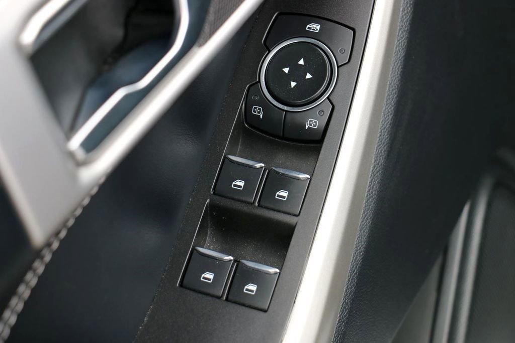 Certified 2022 Ford Explorer XLT image 11