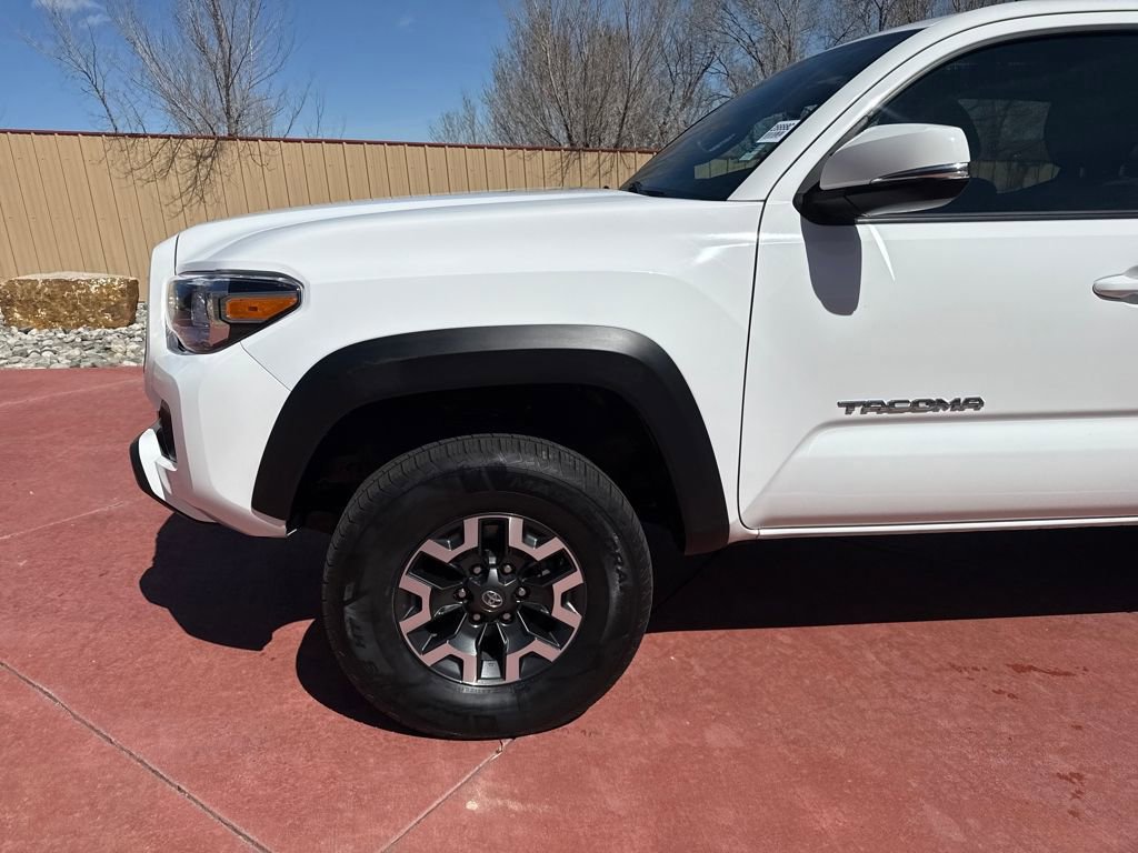 Used 2022 Toyota Tacoma TRD Off-Road w/ Technology Package image 2