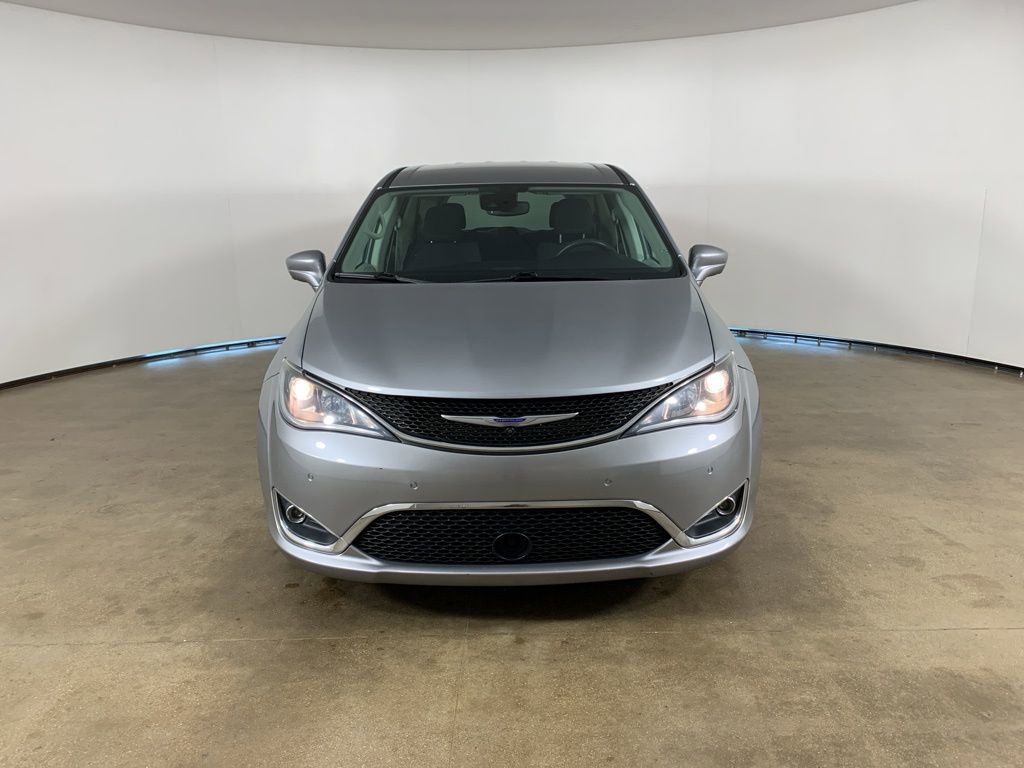 Used 2020 Chrysler Pacifica Touring w/ Advanced Safetytec Group FWD image 3