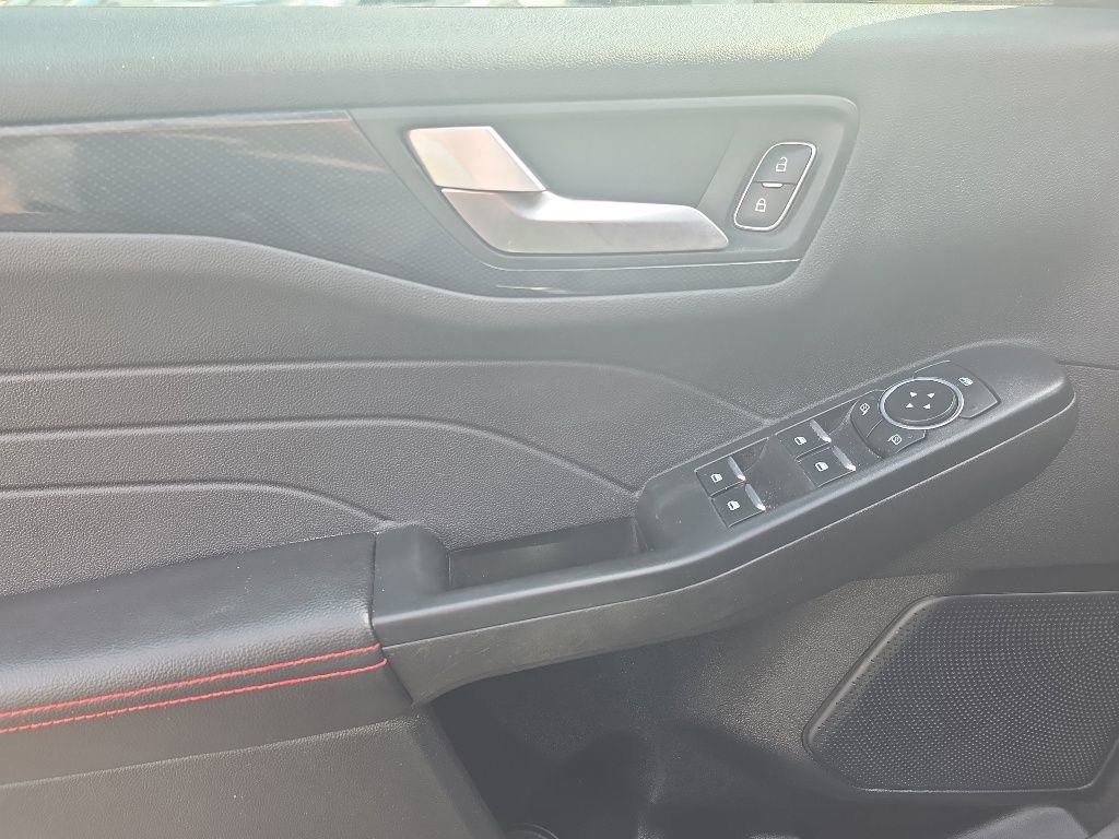 Certified 2023 Ford Escape ST-Line w/ Tech Pack #1 AWD/4WD image 13