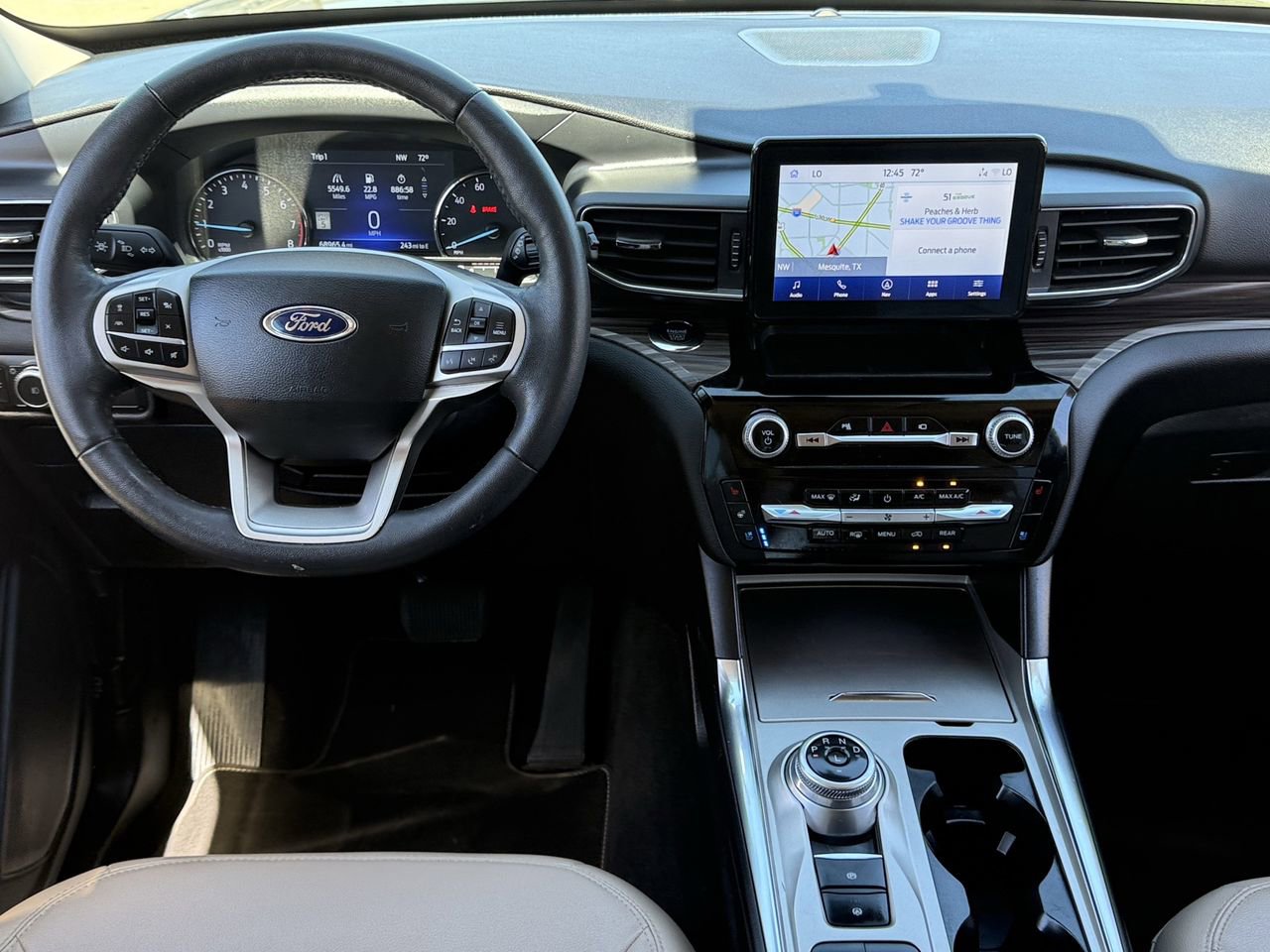 Certified 2022 Ford Explorer Limited w/ Equipment Group 301A image 11