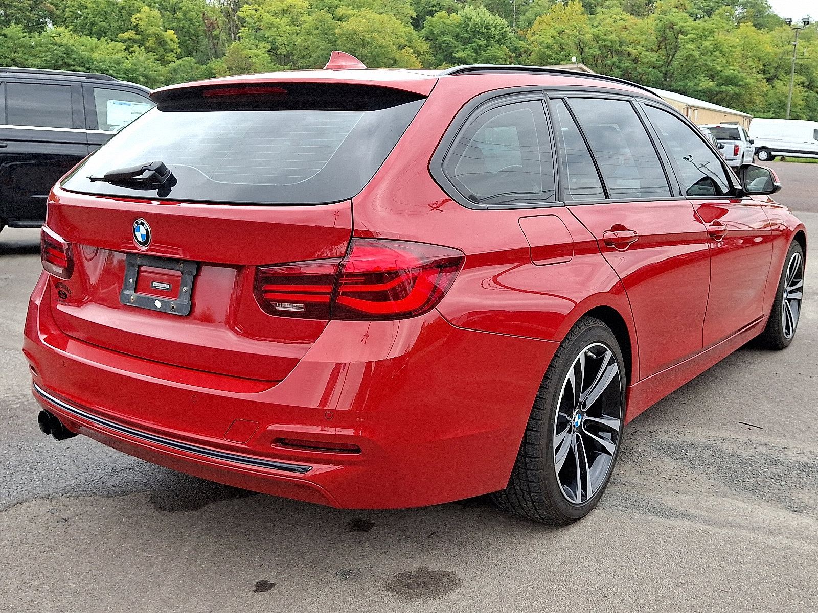 Used 2018 BMW 330i xDrive Wagon w/ Premium Package image 10