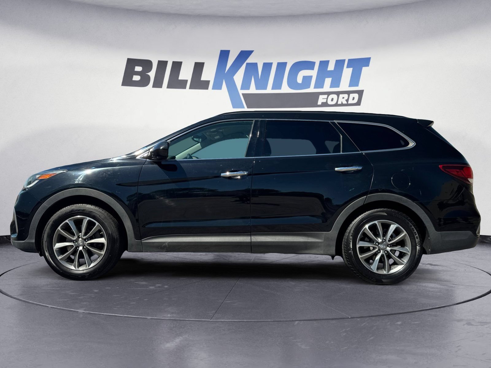 Used 2018 Hyundai Santa Fe SE FWD image 2