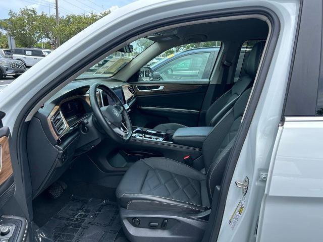 Used 2025 Volkswagen Atlas SE FWD image 15