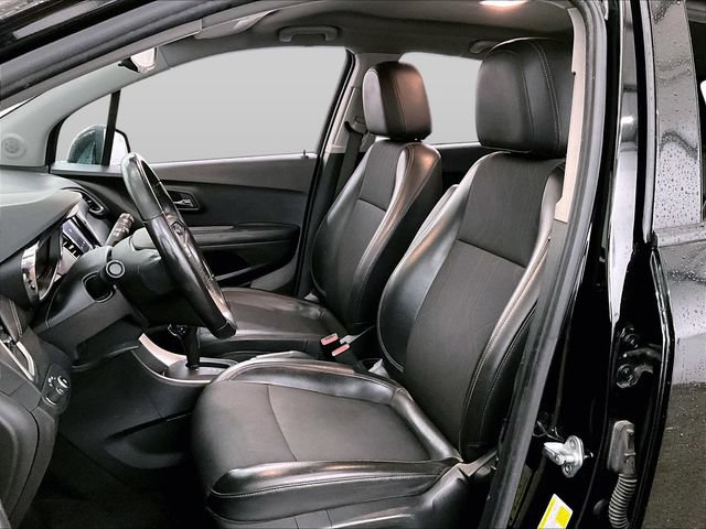 Used 2022 Chevrolet Trax LT w/ Driver Confidence Package AWD/4WD image 24