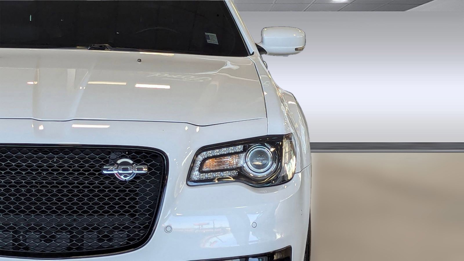 Used 2023 Chrysler 300 C image 11