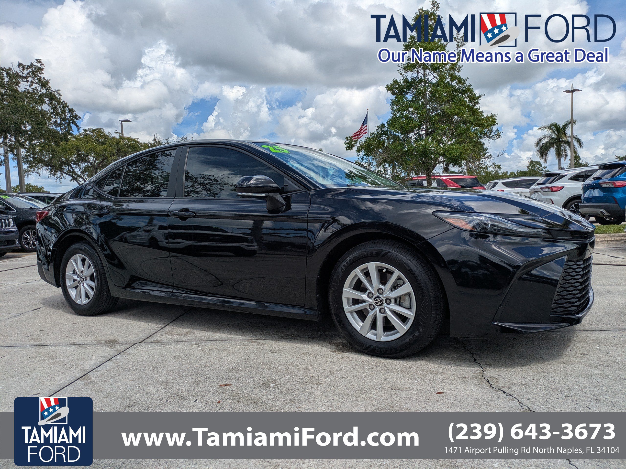 Used 2025 Toyota Camry LE w/ Convenience Package FWD image 1