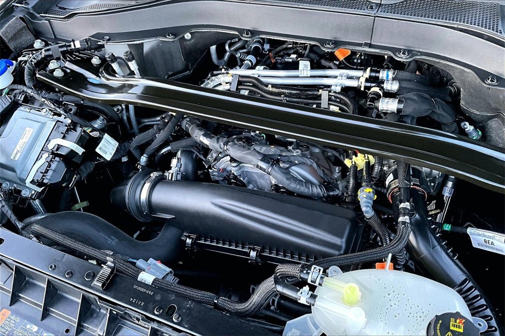 Certified 2025 Ford Explorer ST-Line w/ ST-Line Street Pack image 35