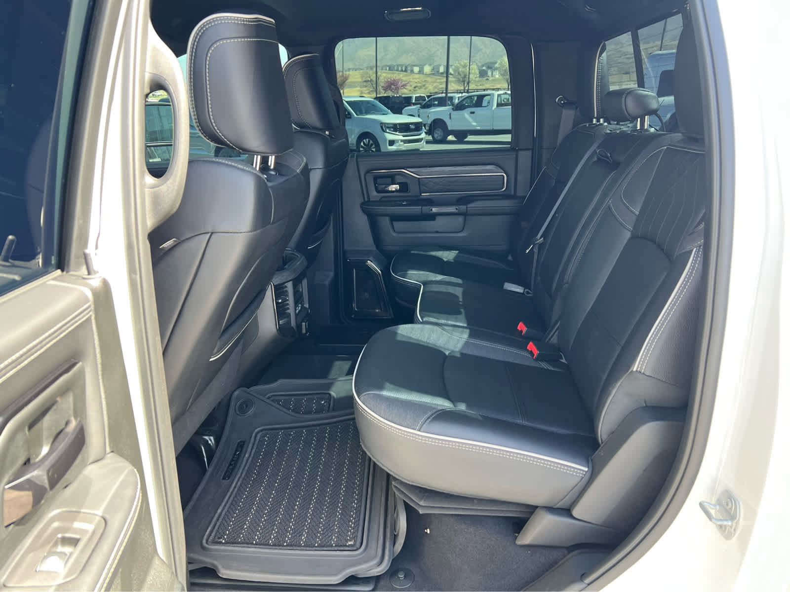 Used 2025 RAM 3500 Limited image 27