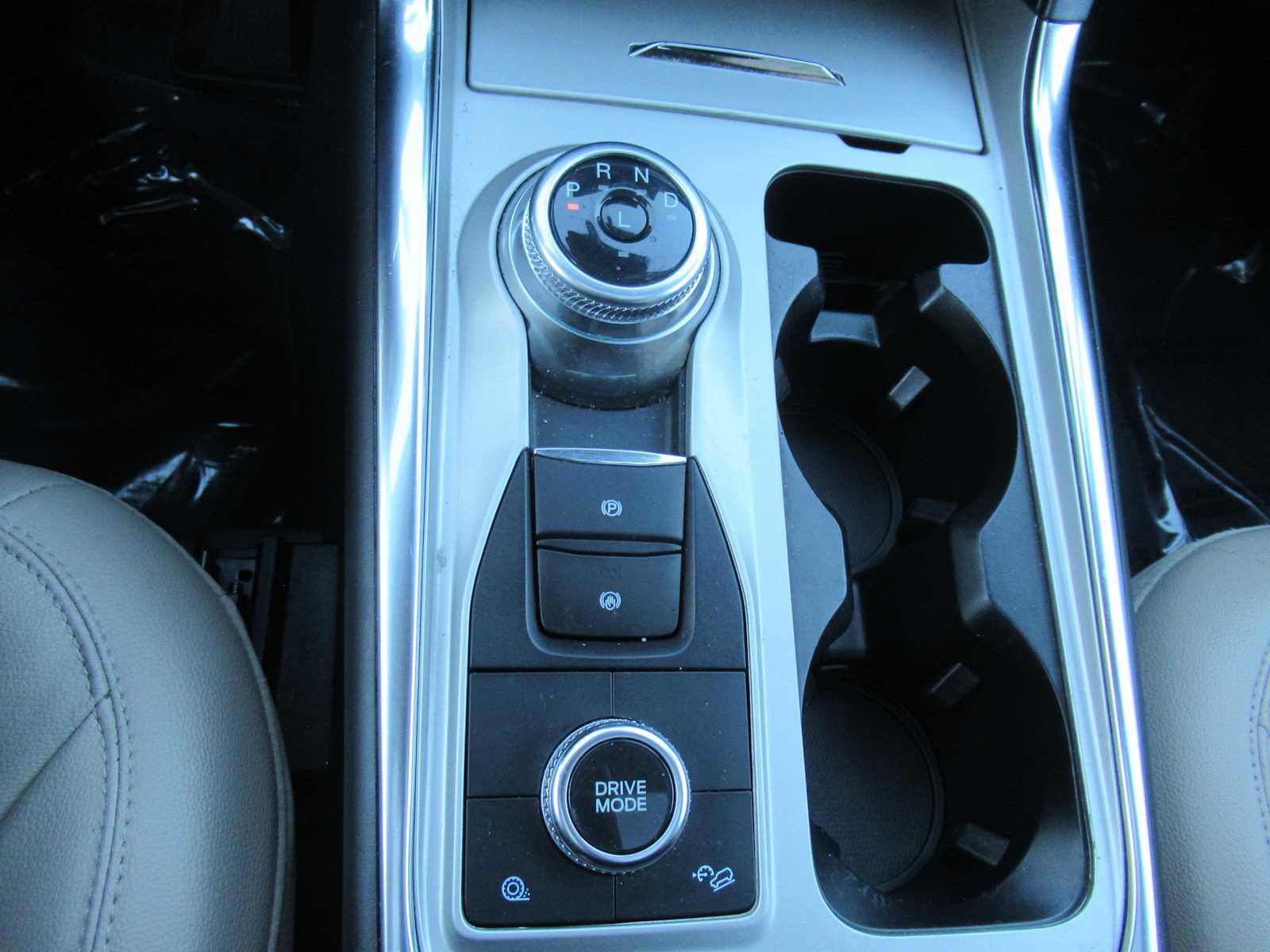 Certified 2023 Ford Explorer Limited w/ Limited Technology Package AWD/4WD image 27