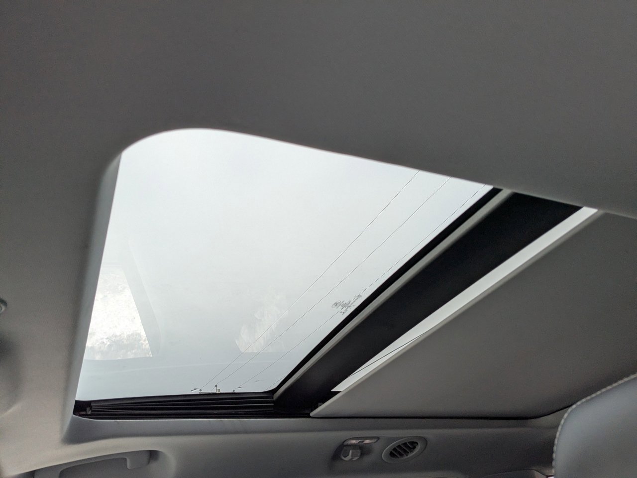 Certified 2022 Ford Explorer XLT w/ Equipment Group 202A image 25