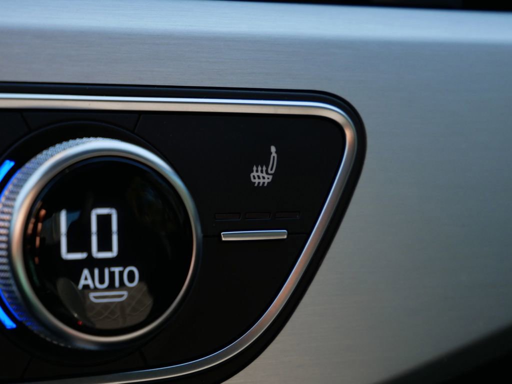 Used 2018 Audi S4 Prestige w/ Prestige Package image 24