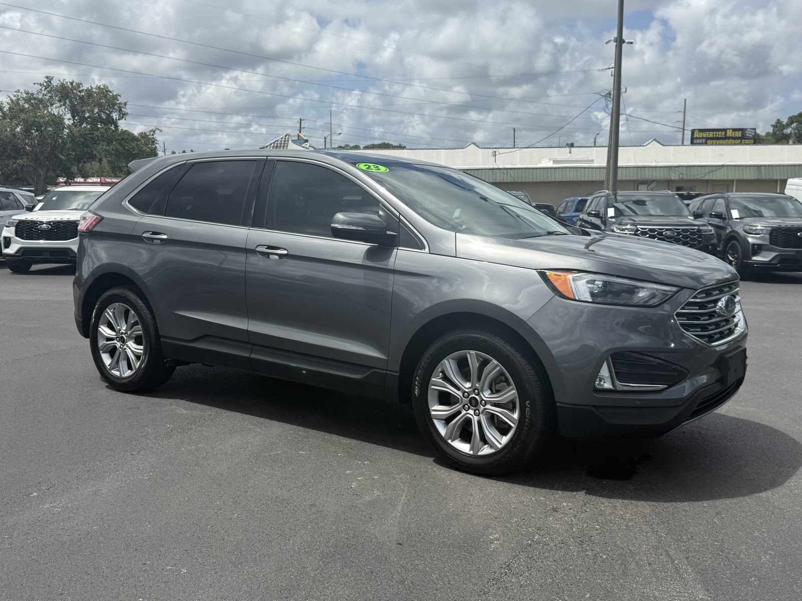 Certified 2023 Ford Edge Titanium AWD/4WD image 2
