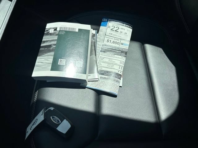 Certified 2022 Ford Explorer XLT w/ Equipment Group 202A AWD/4WD image 24