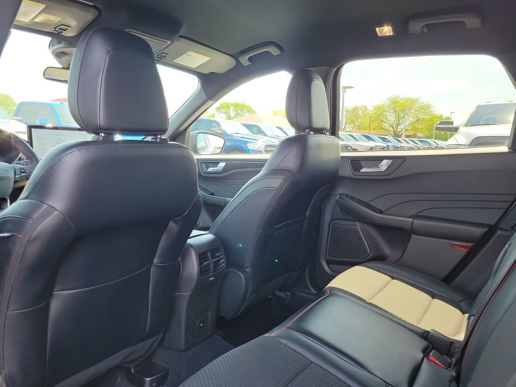 Certified 2023 Ford Escape ST-Line w/ Tech Pack #1 AWD/4WD image 15