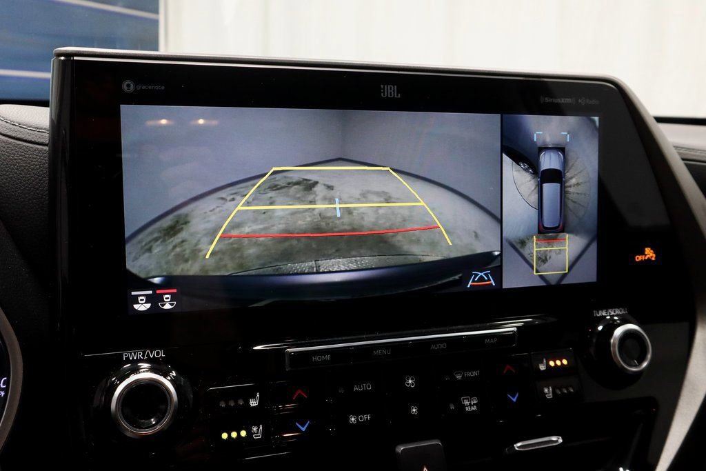 Used 2022 Toyota Highlander Limited image 9