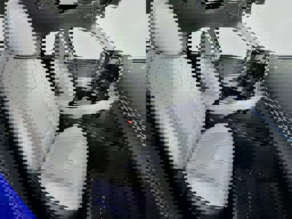 Used 2026 Hyundai Elantra Limited w/ Cargo Package image 15